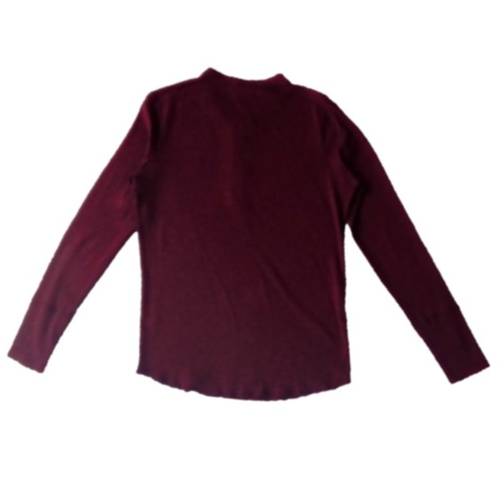 WINGS AND HORNS Base Long Sleeve Henley READ - small hole - Picture 8 of 16
